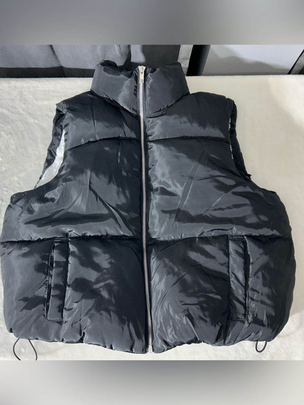 Liv & Lottie Black Puffer Vest Stand Collar Cinch Waist White Fuzzy Lining Sz M